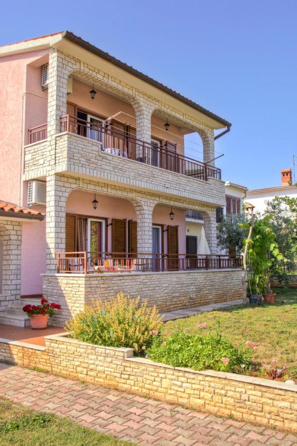Comfortable Apartments In Peroj Near The Sea Exterior photo